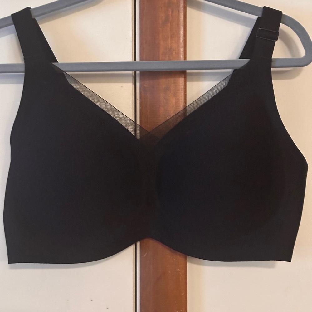 Sleek Black Women's Bra - Picture 8 of 11
